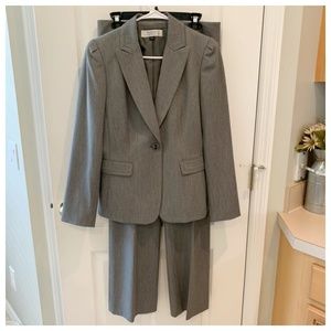 Tahari ASL Suit Size 8